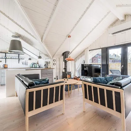 Holiday home Holiday Lxxi *